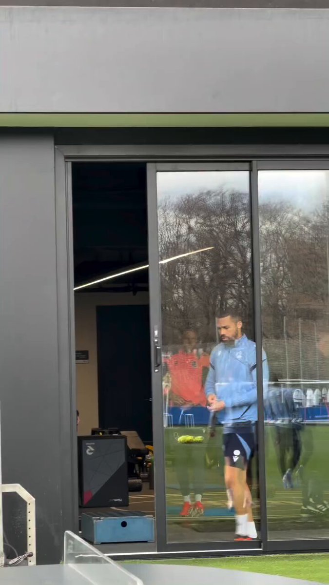 Luego de casi 3 meses de lesion Yangel Herrera volvió a los entrenamientos con el primer equipo de la Real Sociedad. 🔵⚪️
