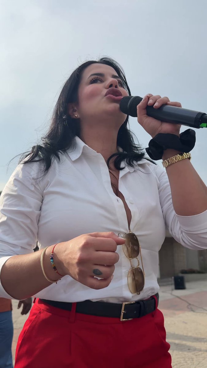 Ayer compartimos en la plaza Simón Bolívar en Barranquilla ❤️✊🏼