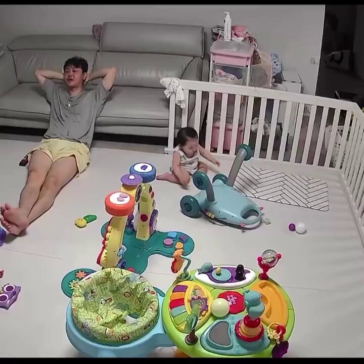 I’ve never seen a baby fake its own accident. 😂😂