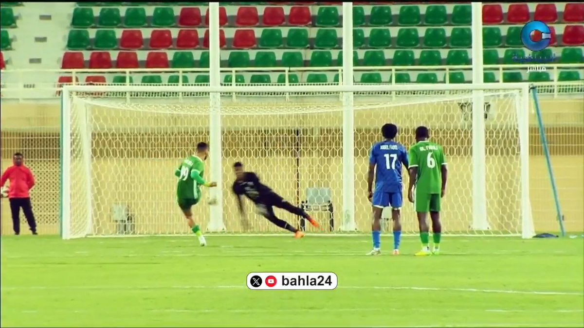 |🎦||🎦| 🎥 تصدي إبراهيم الراجحي حارس نادي النصر لركلة جزاء لنادي النهضة في الدقيقة 12 نفذها اللاعب أمير علاء في الجولة العاشرة من #دوري_جندال 2025-2026م bahla24 |🎦||🎦| #النهضة_النصر