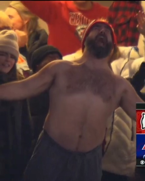 O dia em que Jason Kelce roubou a cena após o touchdown do irmão 😂 🎥: ESPN Brasil