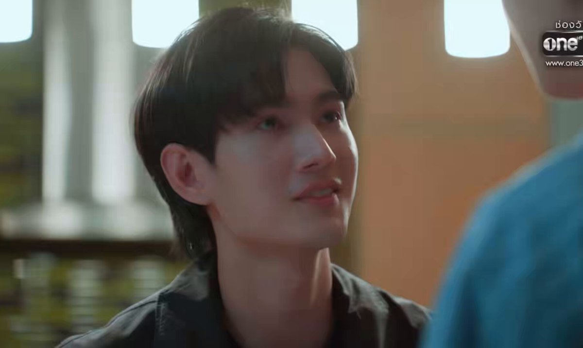 “แก่แล้วไม่รักหรอ ถ้ากูแก่ขึ้น มึงจะรักกูน้อยลงป้ะ สรุปรัก ไม่รัก 🥺❔” “รักสิครับ ต่อให้พี่จะแก่ขนาดไหน ผมก็รัก” ฮือ น่ารักมากอะ ( ˃̣̣̥᷄⌓˂̣̣̥᷅ ) แล้วน้องธูปมานพูดเขินๆเพราะมีพี่ๆนอนอยู่ แต่หนูรักพี่สิงหาเสมอน้า 🫳🏻 SINGSA LATAI EP11 #สิงสาลาตายEP11