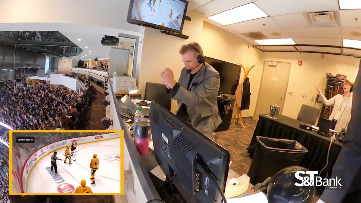 "Make it 60 career goals for Sidney Crosby against the Philadelphia Flyers!" Here's a look behind the scenes with Joe Brand and Phil Bourque 🙌