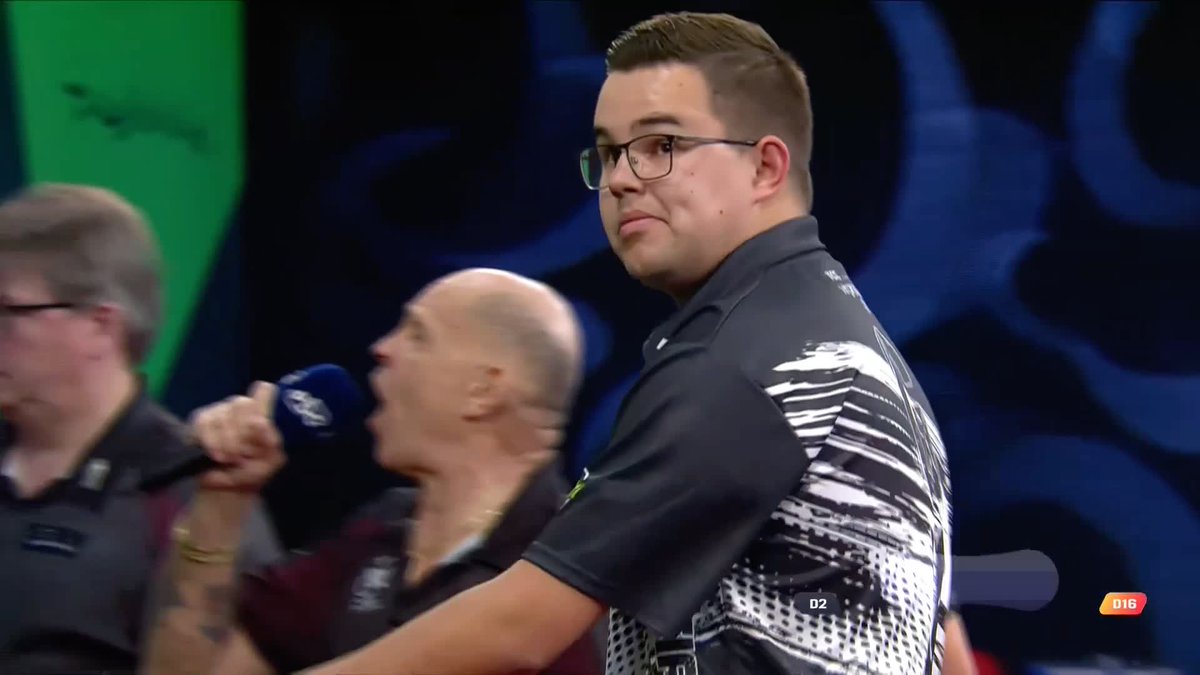 VAN VEEN SETS UP BLOCKBUSTER FINAL 🇳🇱 Gian van Veen brushes aside Nathan Aspinall 7-4 to reach his maiden World Series of Darts final and set up a mammoth all-Dutch clash against Michael van Gerwen! 📺 #BahrainDarts | SF
