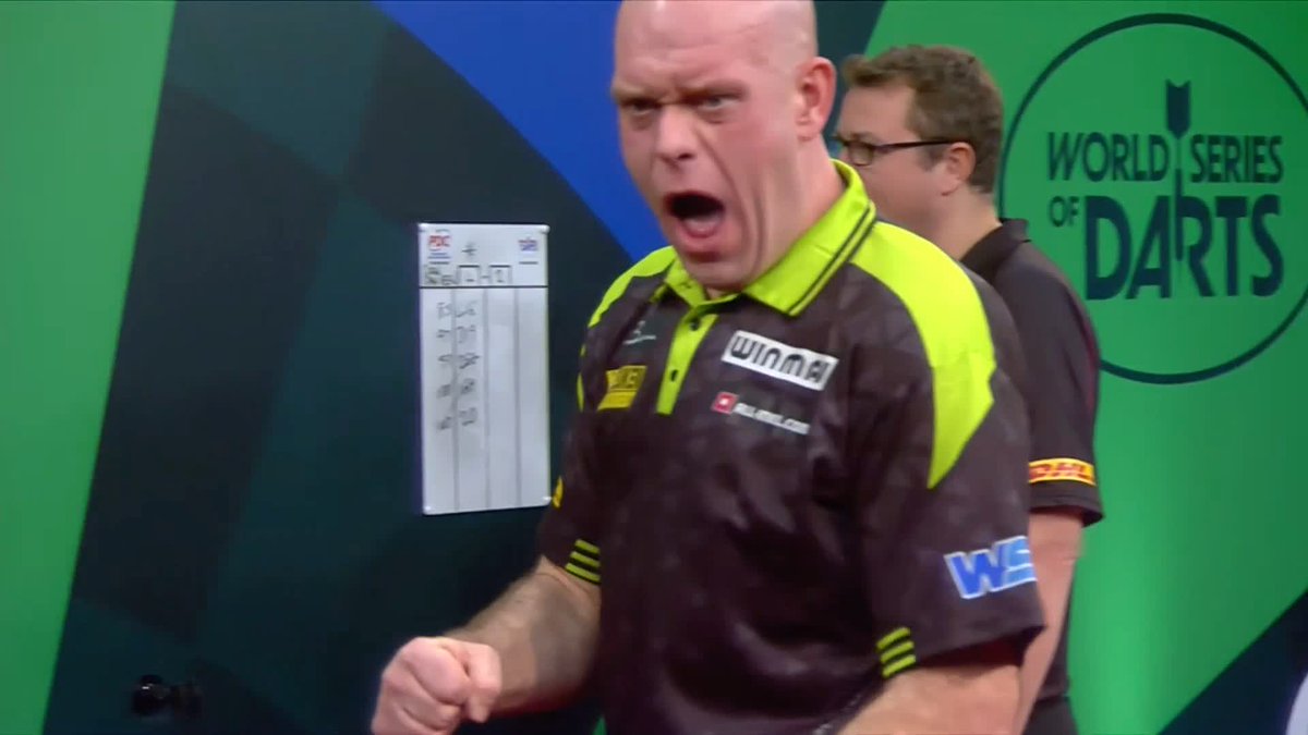 VAN GERWEN EXTENDS HIS LEAD! This is an imperious display from Michael van Gerwen, who is averaging almost 108 as he roars into a 5-2 lead against Gian van Veen! 📺 #BahrainDarts | Final