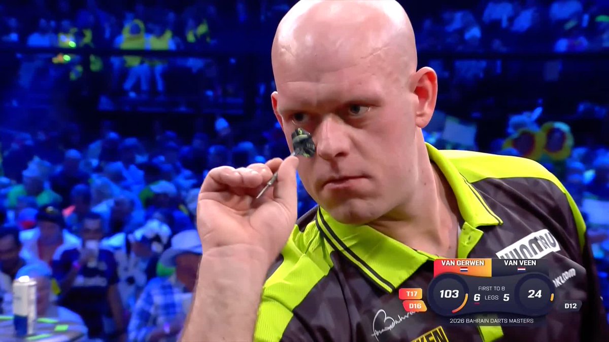 VAN GERWEN ONE AWAY! Michael van Gerwen takes out a CLUTCH 103 checkout to turn momentum back in his favour, and is now one leg away from lifting the title in Bahrain! 📺 #BahrainDarts |Final