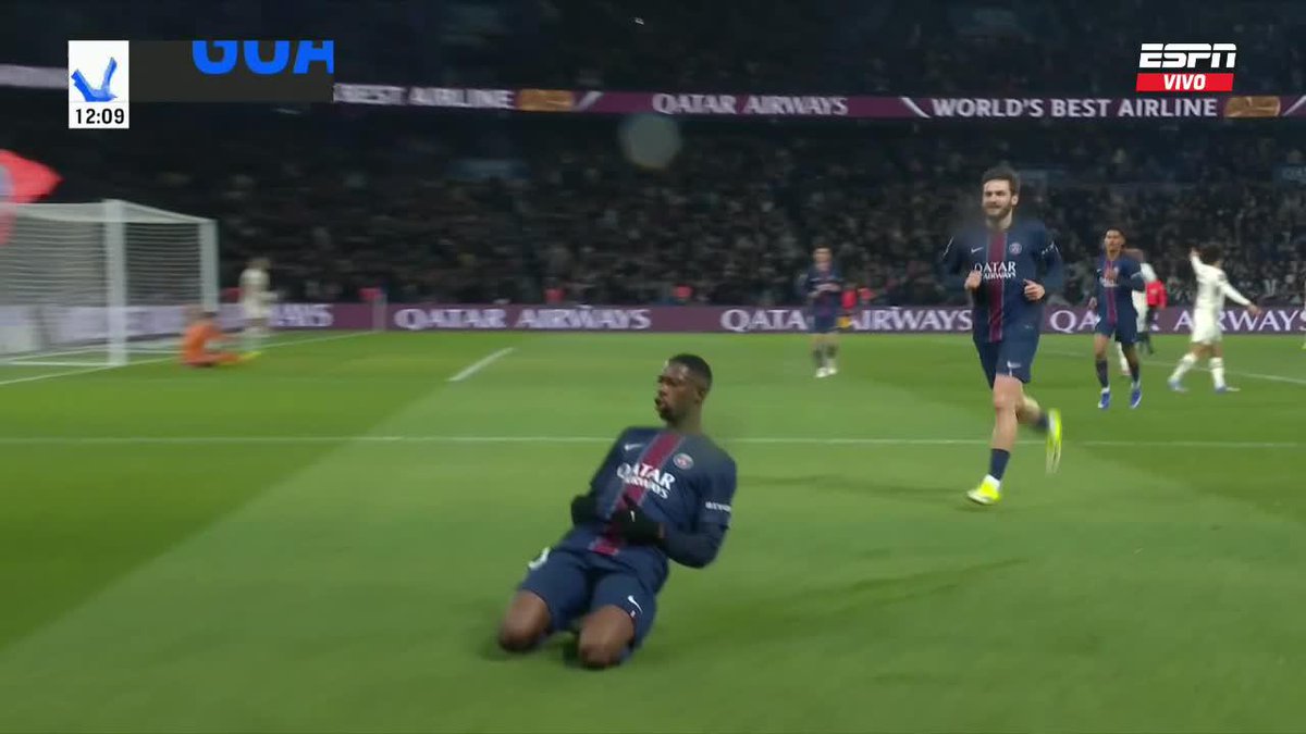 BOEEEEE, ¿ASÍ DEFINE EL BALÓN DE ORO CHICOS? Dembélé recibió de Vitinha y, de zurda, marcó el 1-0 de PSG sobre Lille. 📺 Mirá la #Ligue1 por #DisneyPlus Plan Premium