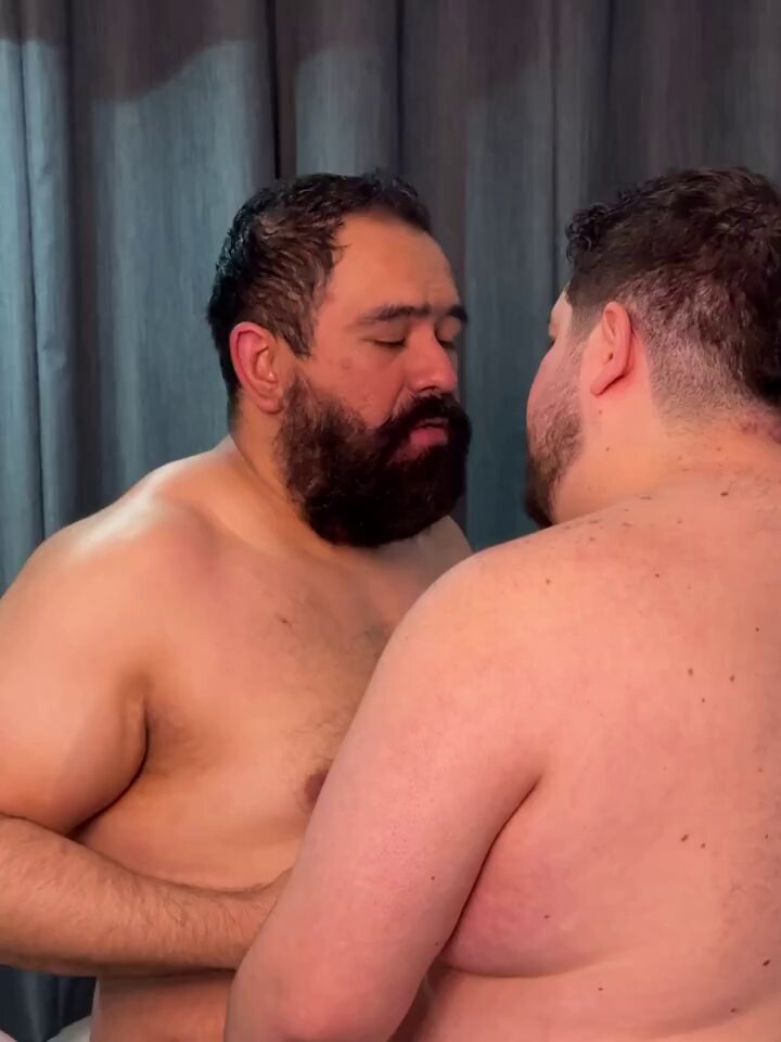 Hey all! here is a spoiler of whats comming up next to my OF with Enko 🥵😈🔥, who is ready to jerk off to this💦💦💦?