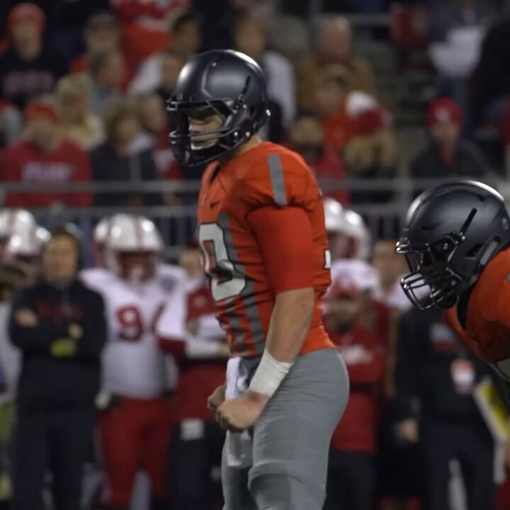 DE VOLTA A 2016 ⏮️ Novo vídeo de Joe Burrow fazendo um Touchdown quando ainda era Quarterback para Ohio State, em 2016!