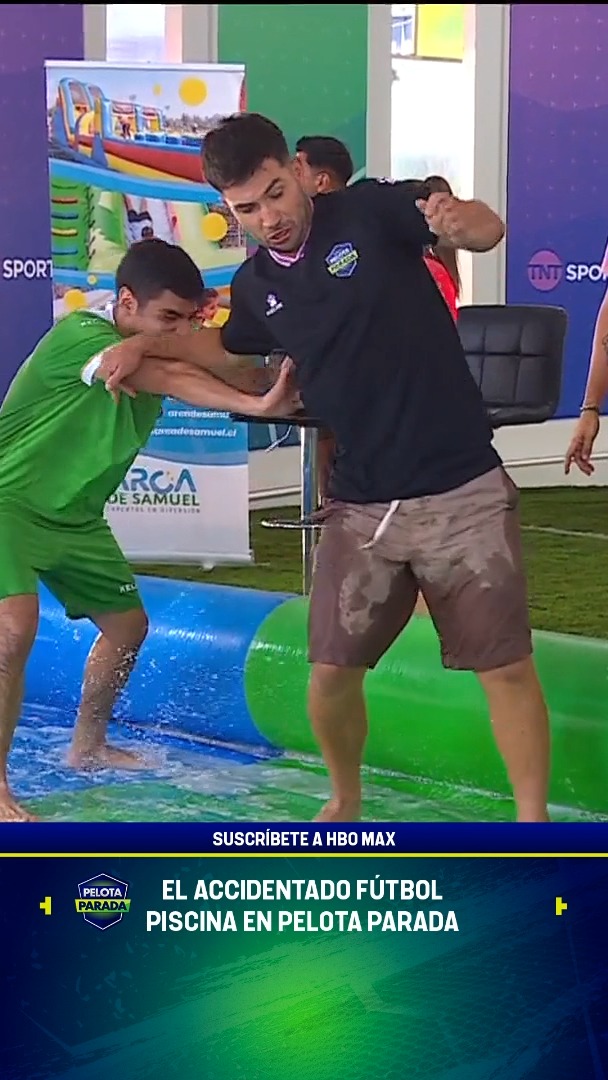 🏊⚽🤣 No traten de entenderlo, sólo disfruten El fútbol piscina llegó a #PelotaParadaxTNTSports, y el primer cruce entre la dupla El Reemplazante vs. La Cuarta dejó momentos para enmarcar. ¿Quién ganó el torneo? Revísalo en #TNTSportsenHBOMax 📲 Link en la BIO 📍