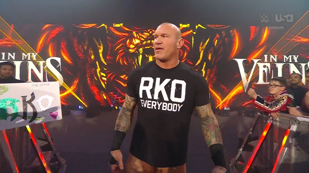 Hold up, Drew! The Viper has arrived in London 🐍 Randy Orton