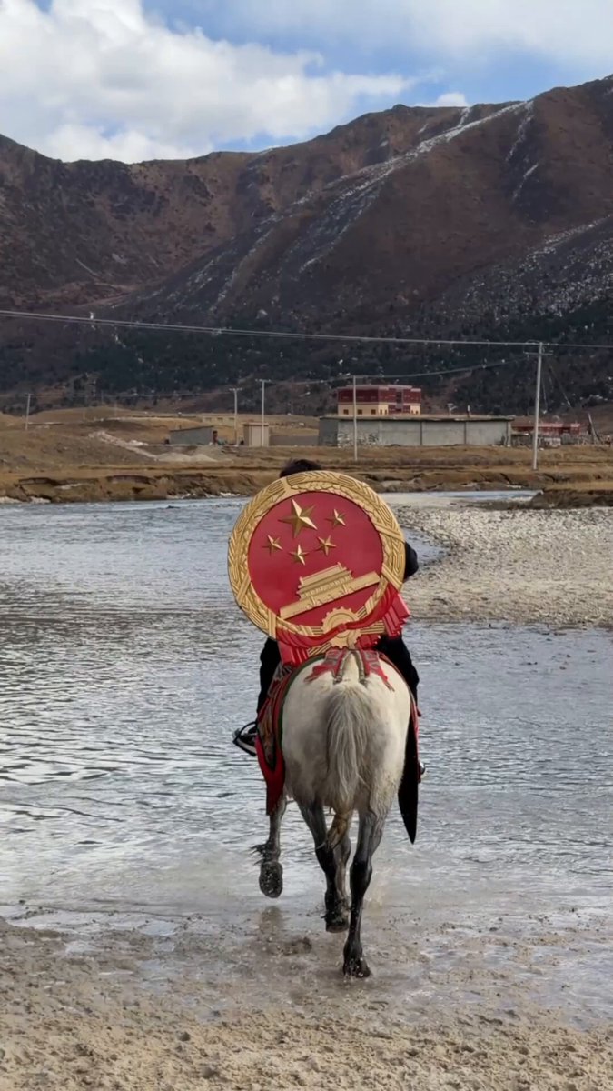 No road too long, no mountain too high—justice rides on. In China, circuit court judges travel on horseback across grasslands and valleys, turning them into open-air courtrooms, helping people in remote areas resolve disputes.