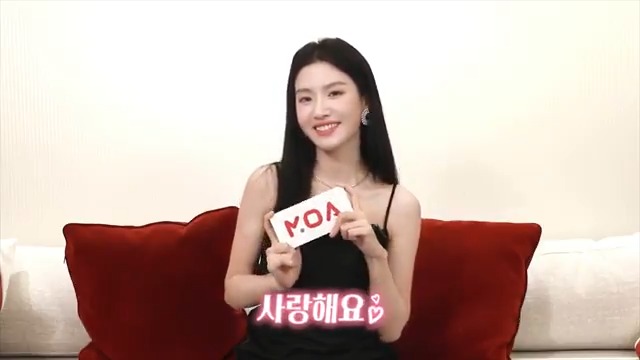 [MOA 독점 공개] 여러분, 팅커벨이 한국어로 "사랑해요" 해줬습니다. <알희> 노욱효 배우의 응원 메시지를 지금 확인하세요💌 FAST TRACK <알희> 지금 스트리밍 중 🔗 #MOA #모아 #알희 #노욱효 #轧戏 #卢昱晓 #LoveBetweenLines #LuYuxiao