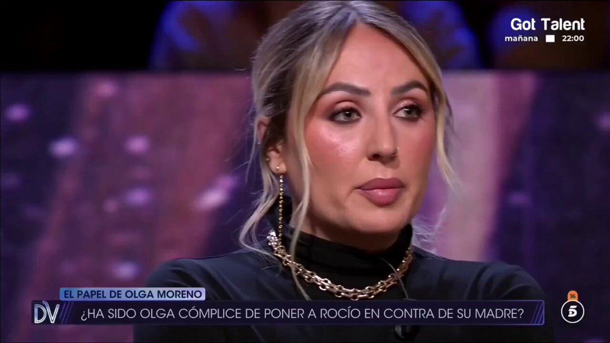 Rocío Flores dedica unas palabras de cariño a Olga Flores y afirma que Rocío Carrasco debería estarle agradecida por 'criar, cuidar y darle amor a sus hijos'.