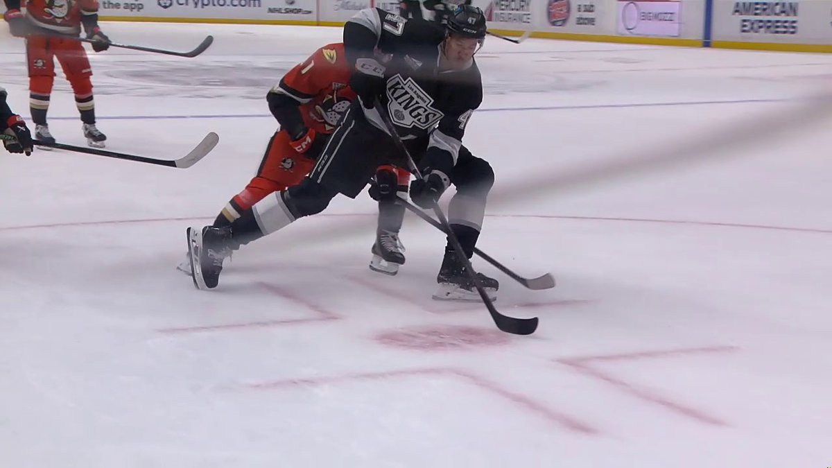 What a nice backhand pass from Andre Lee to Joel Armia 👏