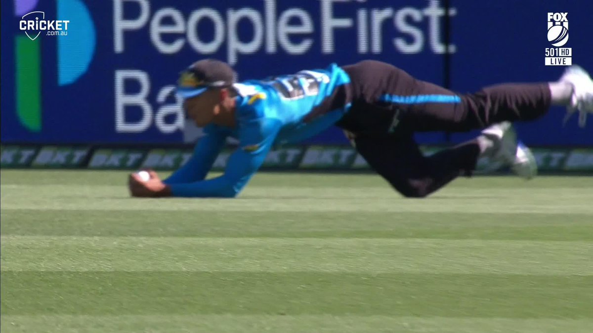 🚨ANOTHER FAILURE FOR MOHMAMD RIZWAN. 🚨 - His performance in BBL. 17(13) 3(5) 26(30) 21(30) 41(50) 6(5) 16(13) 32(16) - 162 runs in 8 innings at S.R of 80. 🤣 - Even Steve Smith play his 1st match yesterday Scored equal runs of Rizwan 8 innings. 🤡