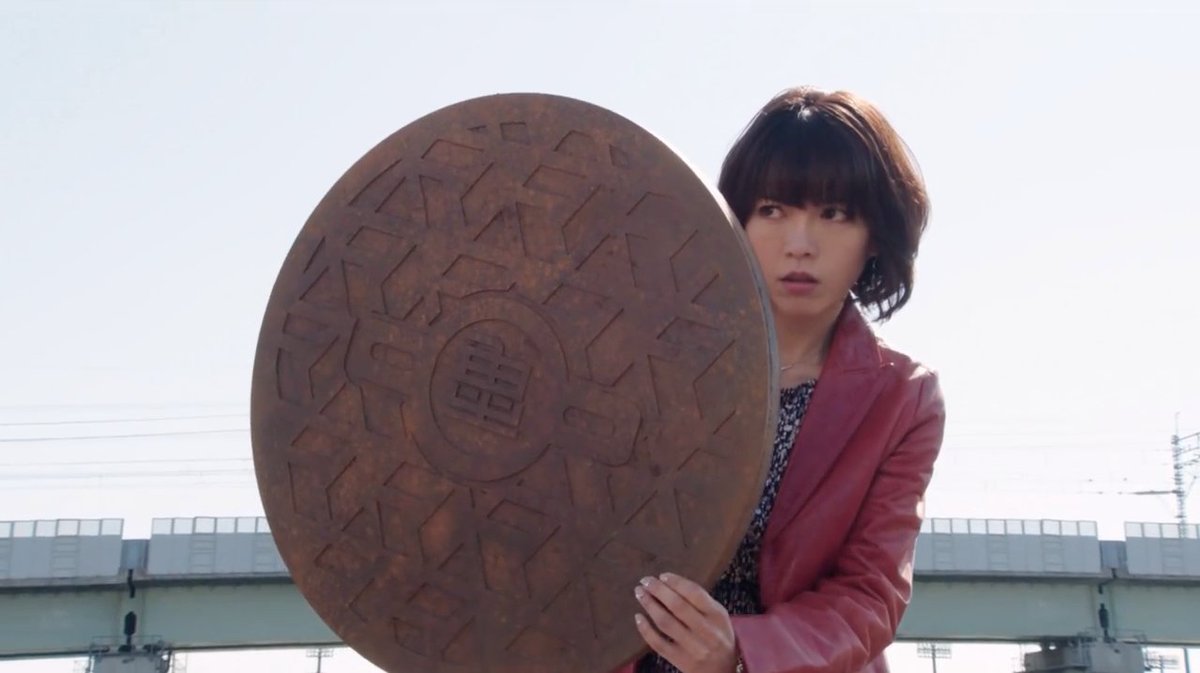 マンホール女優釈由美子まだ面白い