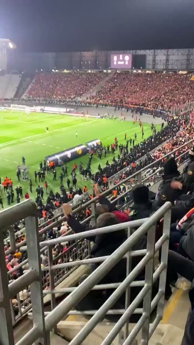 Türk spor tarihinin en ezici tribünü. Konu kilit...