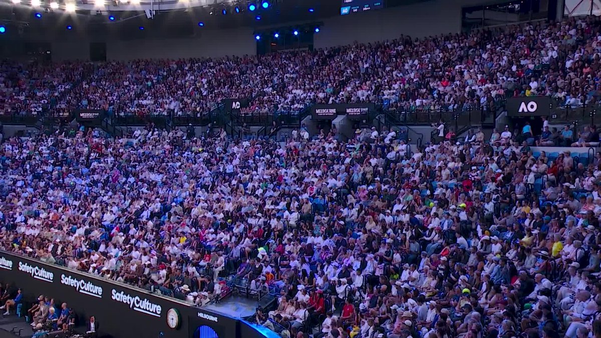 OHMYBARTY 😍 The best kind of surprise EVER - Ash Barty is in the house and on the court for the Opening Ceremony! Wide World of Sports • ESPN • TNT Sports • WOWOWテニス • #AO26