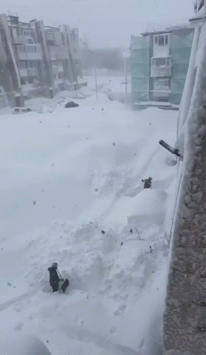 Rusya - Kamçatka'da kar kalınlığı 400cm'ye yaklaştı.