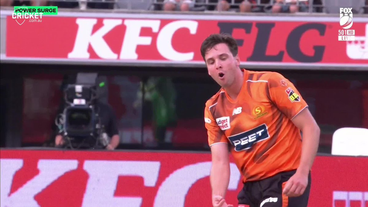 41-year-old Peter Siddle facing Jhye Richardson on a hat-trick... #BBL15