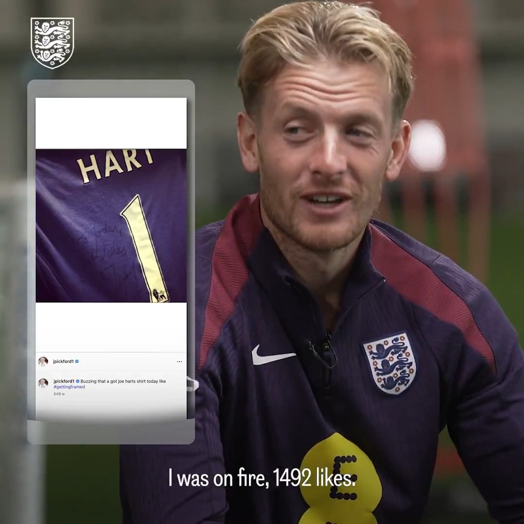 Joe Hart 🤝 Jordan Pickford When your #ThreeLions idol gifts you a signed shirt 🤩