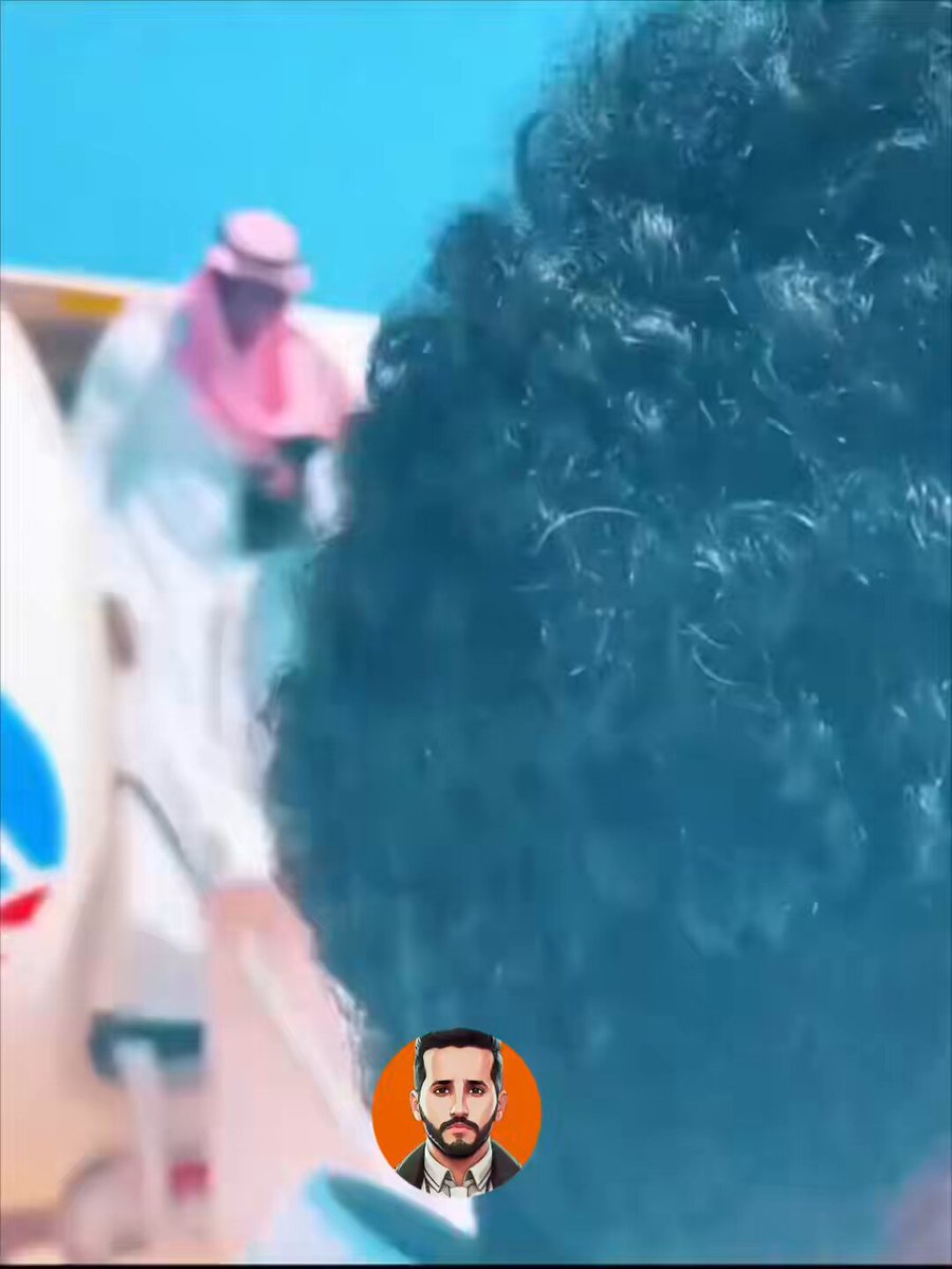 تحديث الصومال : السفير السعودي في الصومال أحمد بن محمد المولد 🇸🇦 يصل إلى شمال الصومال ويرافقه وفد مصري وسوداني وتركي وكيني وجيبوتي - الرئيس الصومالي وصل بالأمس لشمال الصومال لأول مرة منذ 37 سنة واستقبل بحفاوة من قبل سكان لاسعانود -تأتي هذ الزيارة للتأكيد على وحدة الصومال.