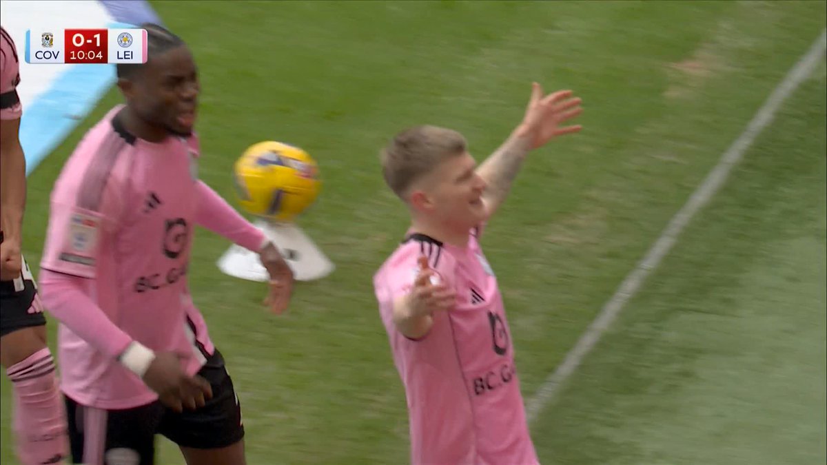 The skill from Bobby De Cordova-Reid, the goal from Jordan James! 😮‍💨