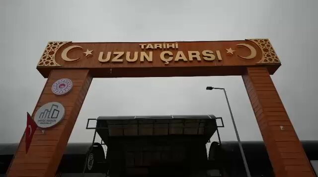 Hatay’dayız… Tarihi Uzun Çarşı’da esnafımızı ziyaret ettik. Bizleri her zamanki misafirperverliğiyle karşılayan kıymetli hemşehrilerimize teşekkür ediyoruz.🙏🏻 Emeklimizin derdi her yerde aynı. Yıllarca bu ülke için alın teri döken emeklilerimizi açlığa mahkum edenlere, iradesini yok sayanlara karşı biz buradayız! Emeklimizin hakkını alana kadar mücadelemize devam edeceğiz!