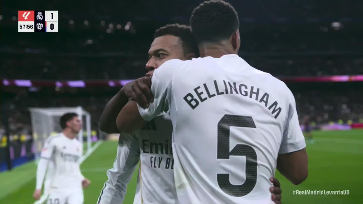 Kylian Mbappé converts from the spot to put Real Madrid in the lead 💥