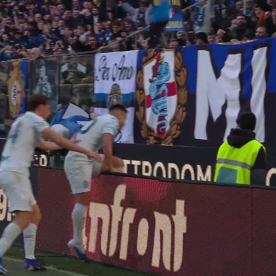 Colpisce ancora l'asse Esposito-Lautaro, l'Inter è in vantaggio! 🔥🔥🔥 #UdineseInter 0-1
