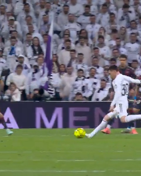 😳 ¡El zambombazo de Mastantuono con el que tembló el Bernabéu! #LALIGAEASPORTS