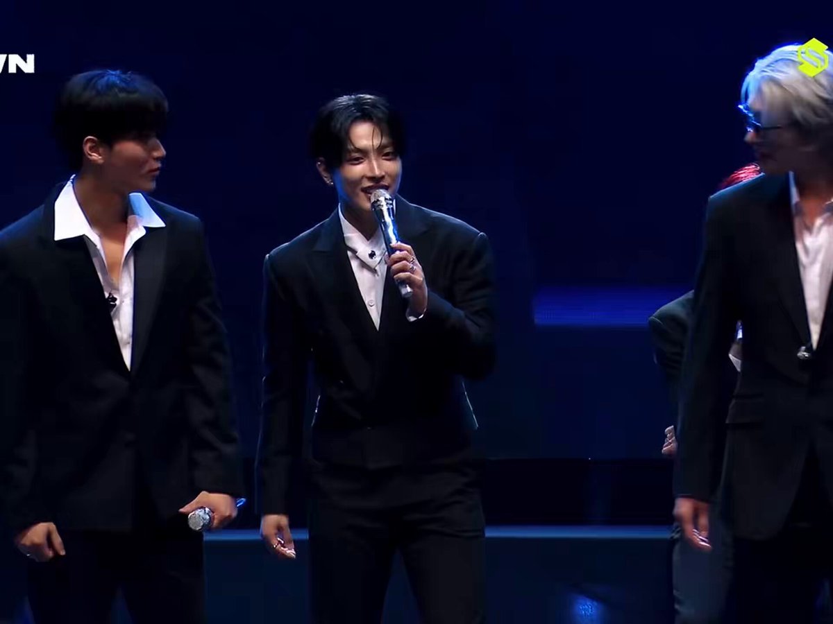 you hire performers to sing at your birthday party and they start doing this, wwyd