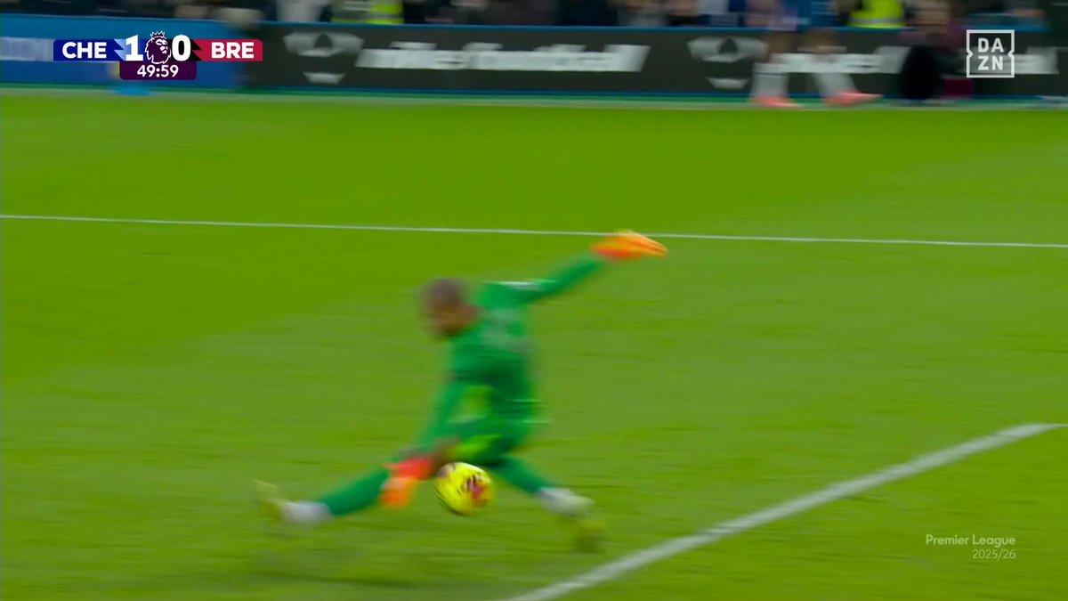 SÍ, HOMBRE. VAYA PIE DE ROBERT SÁNCHEZ 🔥🧤 Qué portero tiene España 🇪🇸 #PremierLeagueDAZN ⚽🏴󠁧󠁢󠁥󠁮󠁧󠁿