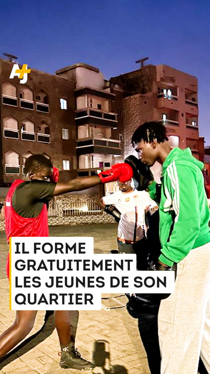 Après une blessure à l’épaule, Mamour se retrouve seul, “sans le soutien de son pays”. Une fois rétabli, le boxeur devient coach et transmet gratuitement son savoir aux jeunes de son quartier :