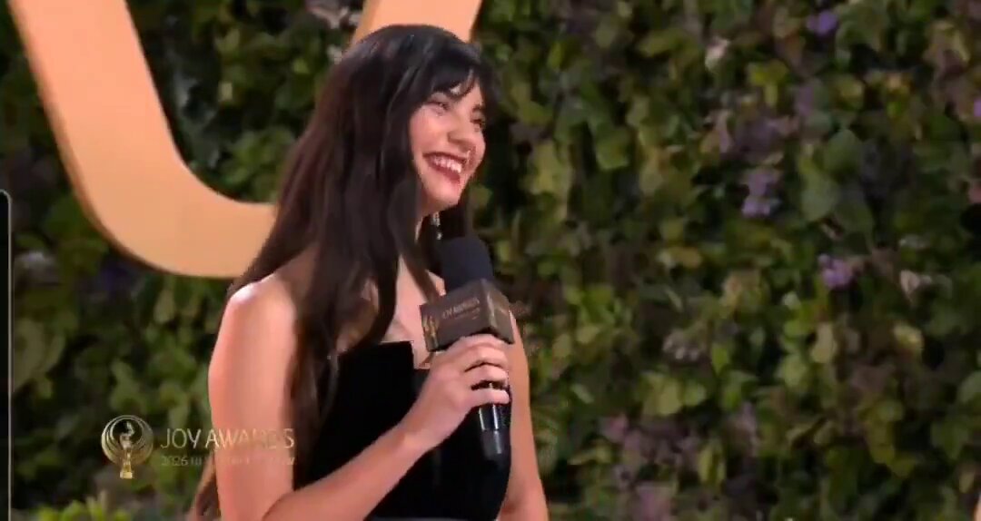 Tuba Büyüküstün, katıldığı bir programda “Bana Arapça öğret” diyen sunucuya Türkçe öğretti.