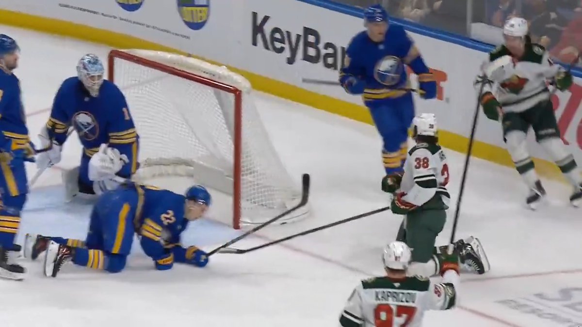 Start your afternoon off right with this beautiful play from Quinn Hughes 🤩