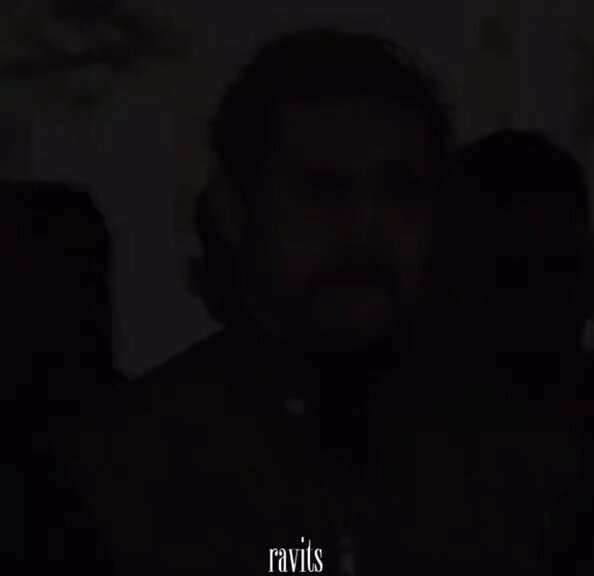 Bayhan Gürhan hayatın acı gerçeklerini sokaklardan tadan ve duruşunu asla bozmayan temiz kalpli bir yiğittir.. Bayhan • Ortadoğu