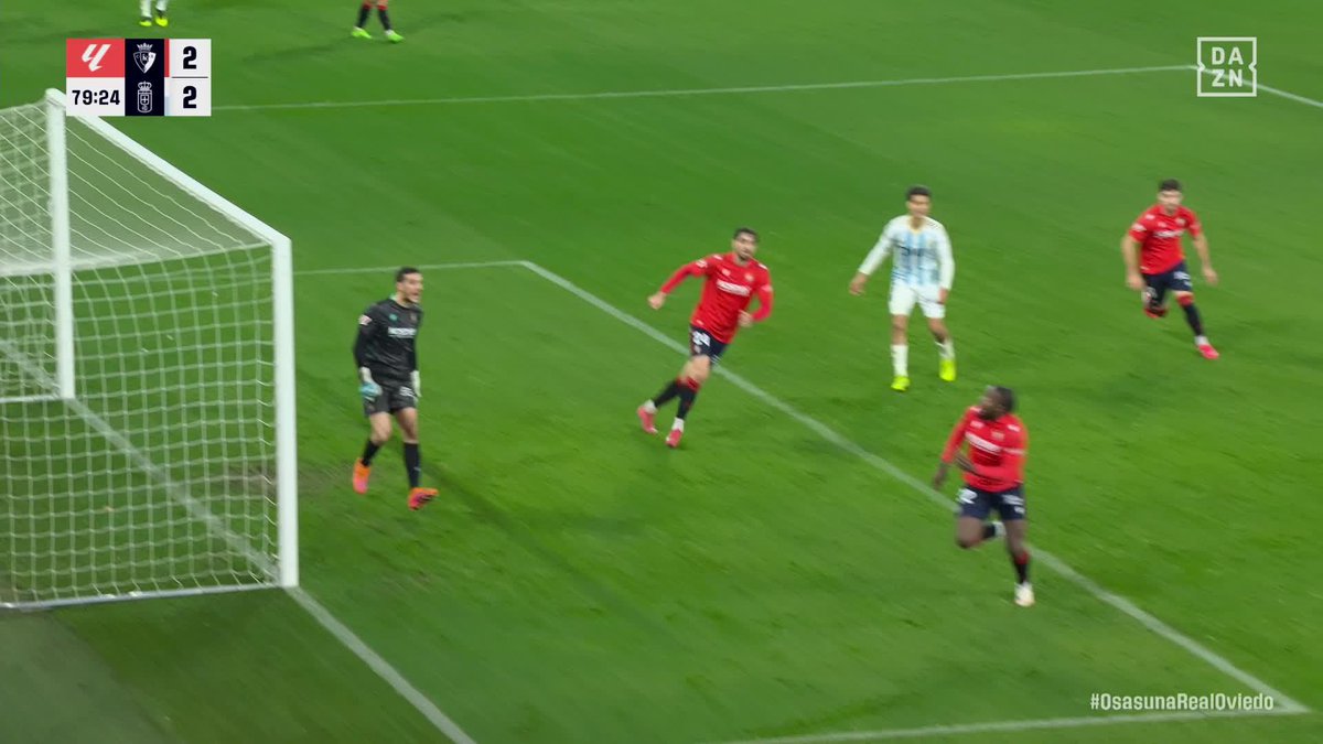 La acción de Boyomo por la que los jugadores del Real Oviedo pidieron penalti👀 #LALIGAenDAZN ⚽