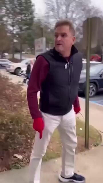 "I am a Citizen, you are a Nigger". Este es el racismo supremacista que promociona Trump y sus matones de ICE.