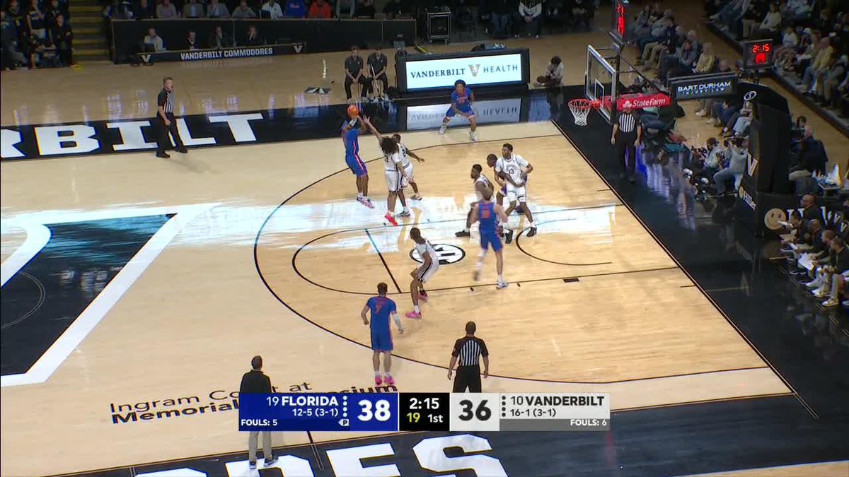 ISAIAH BROWN WITH THE PUT BACK 😳 (via ESPN)
