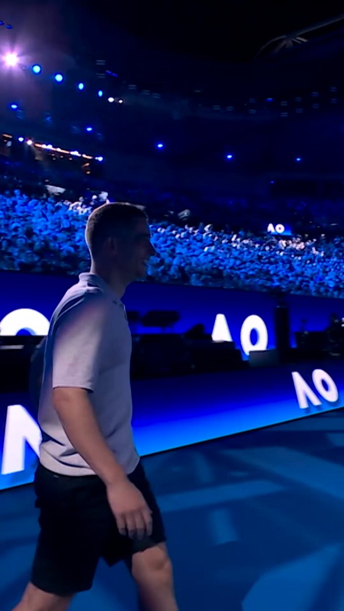 Roger Federer is reunited with Dylan Colaci, the most famous ball boy of the Australian Open, to recreate the incredible catch 14 years later 🎾