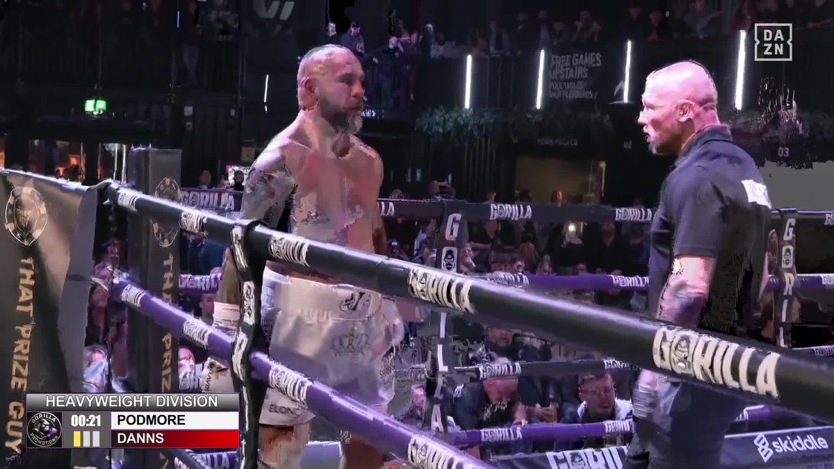 DANNS LANDS A BIG SHOT AND DROPS PODMORE 👀 #Gorilla1 | Live NOW on DAZN ▪️