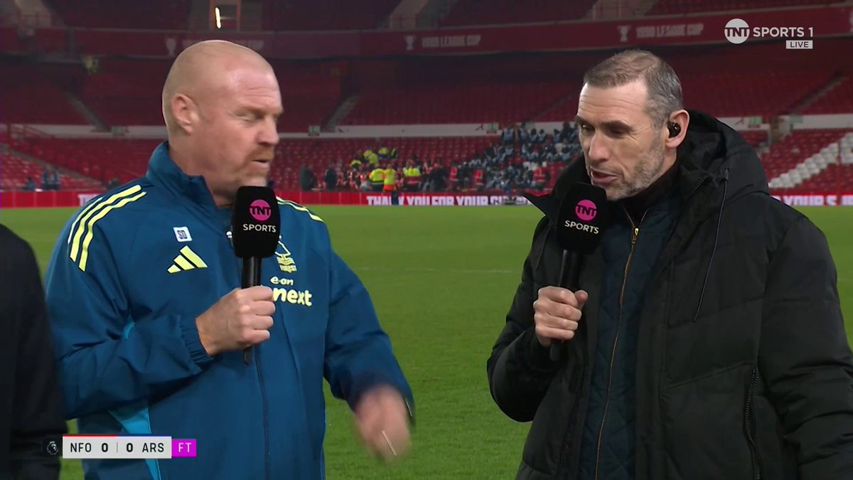 Sean Dyche wasn't having it with Martin Keown on Arsenal's penalty claim for Ola Aina's handball. MK: "We've seen them being given" SD: "You might as well cancel football if you're going to give that. In your days would you've accepted that?" MK: "No"