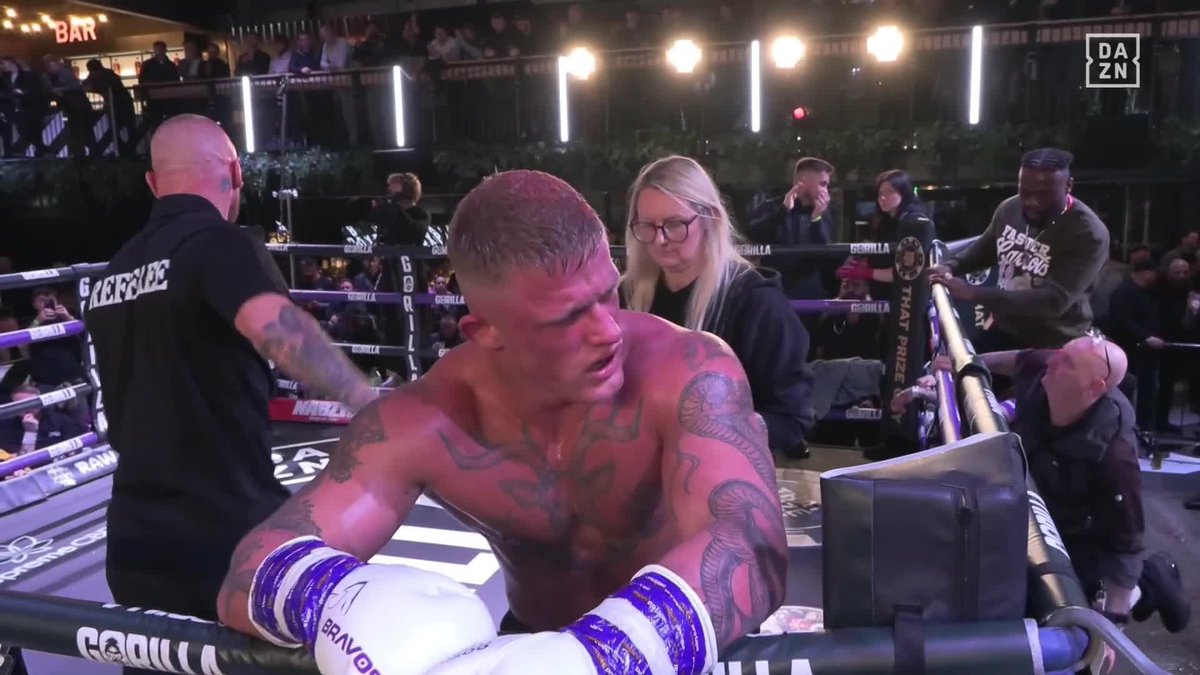 IT IS OVER!!! 🤯 Lee Chadwick STOPS Luke Dyson in round 4! #Gorilla1 | Live NOW on DAZN ▪️