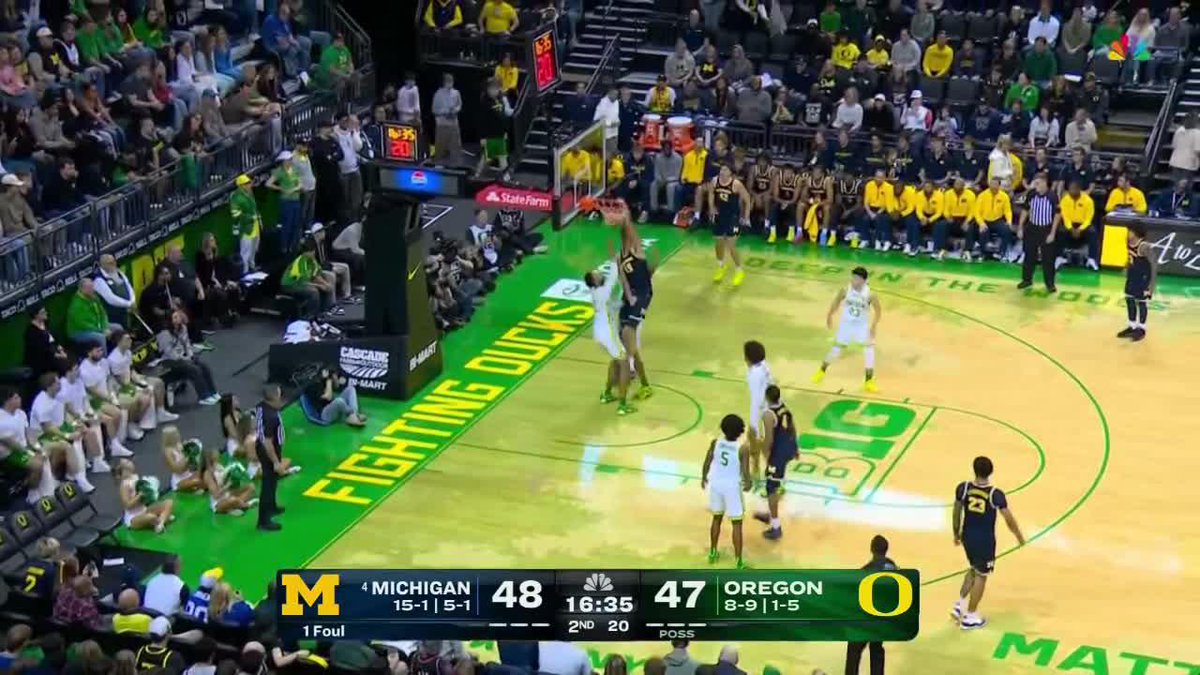 OK, Aday Mara 👀 The Michigan Men's Basketball big rises for the lefty reverse flush. 📺: NBC