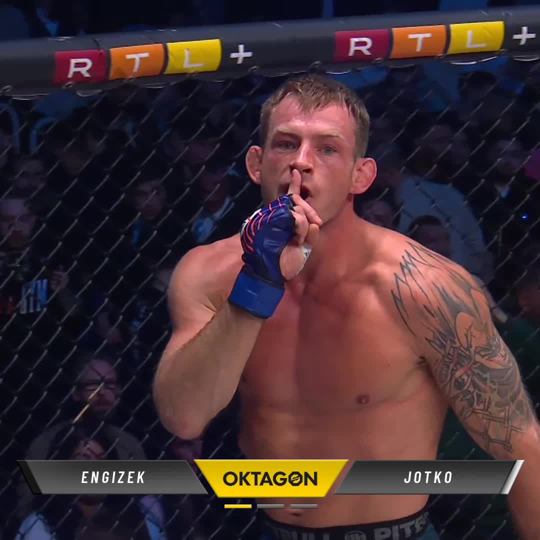 🚀 Done in ONE! Krzysztof Jotko 🇵🇱 stops Kerim Engizek by submission in the first round to win the Tipsport Gamechanger tournament. The Pole is the first to defeat Engizek in over ten years! #OKTAGON82 📺 | RTL+ | TVP Sport