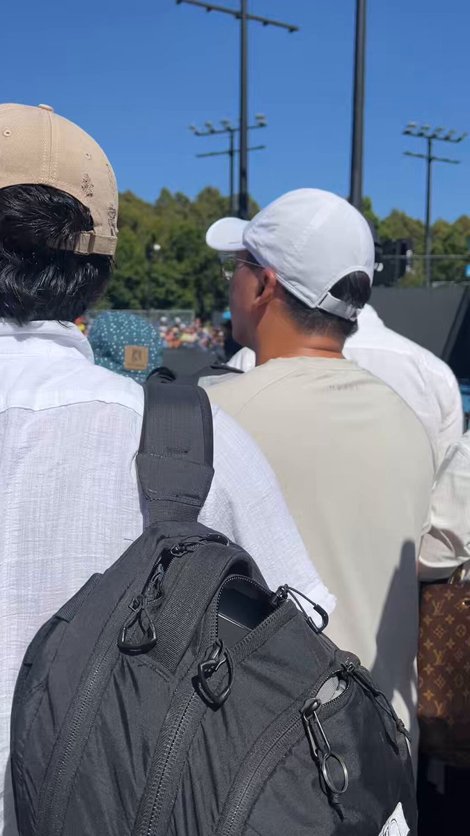 Not an easy task to get close from Naomi Osaka 😅 #AO26
