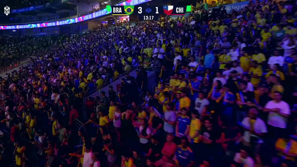 ¡TODO CHILE PIDIÓ ROJA! Tremendo patadón que pudo haber sido expulsión, pero el árbitro solo sancionó con tarjeta amarilla. ▶️ Mira la #KingsWorldCupNations en el Plan Premium de #DisneyPlus