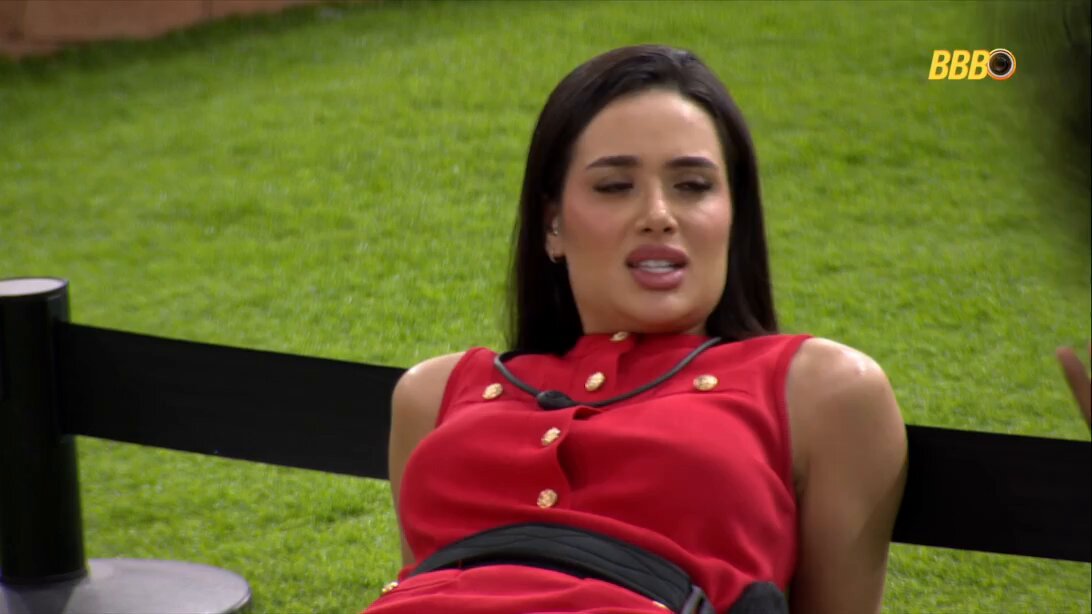 Jordana sobre Pedro: "Tem que ter muita coragem de ficar fazendo essas macacadas. Eu teria vergonha... É artista! Eu não consigo, nem se me contratassem pra tocar o terror aqui eu não sei se conseguiria."